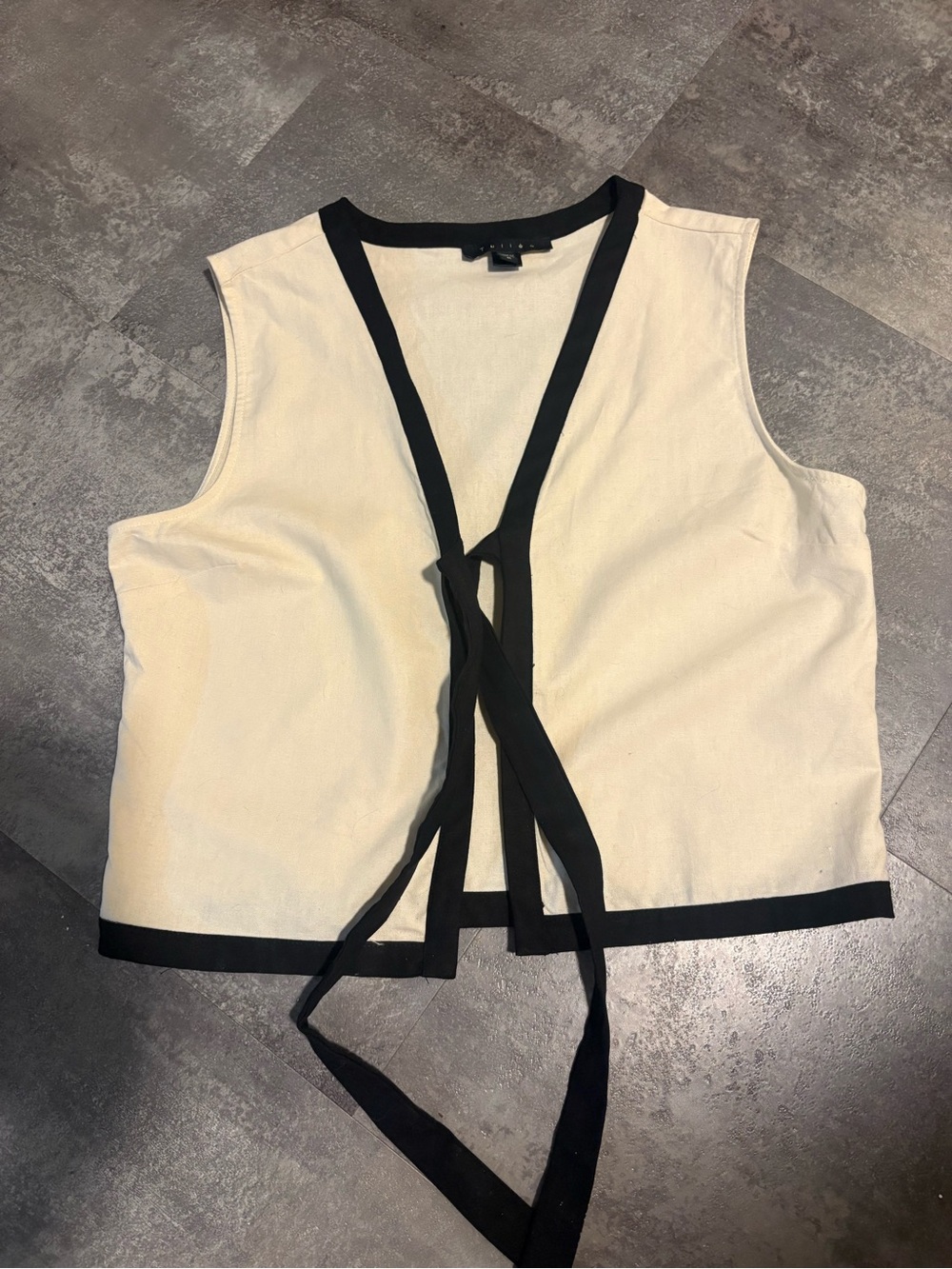 Tullea Cream Tank with Black Contrast Trim and Tie Front